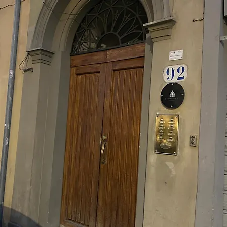 - Ghibellina 92 Lägenhet